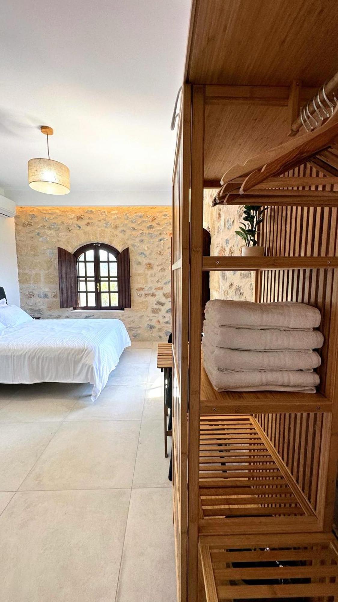 Papanestoras Apartments Kardhamili Esterno foto