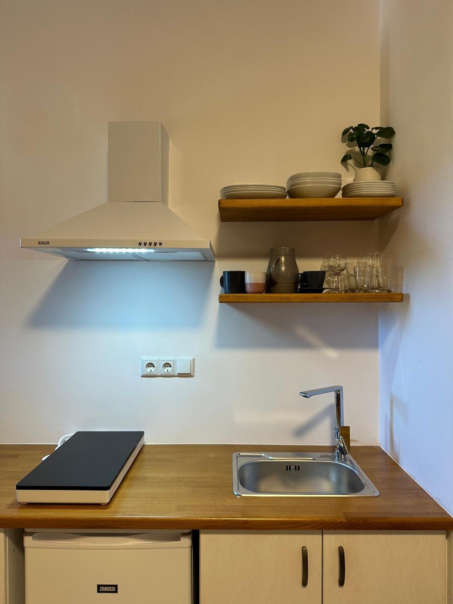 Papanestoras Apartments Kardhamili Esterno foto