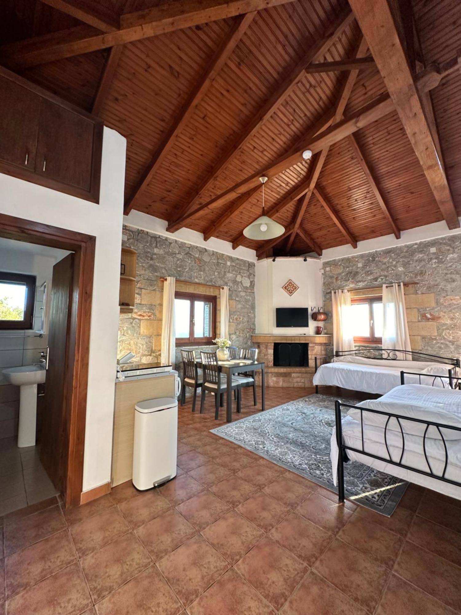 Papanestoras Apartments Kardhamili Esterno foto