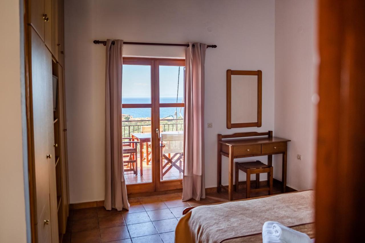 Papanestoras Apartments Kardhamili Esterno foto